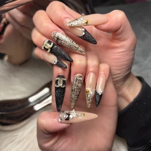 2025ラストネイル🖤の写真1枚目