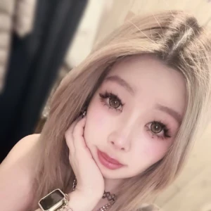 こんばんはー😊いよなだよー♥の写真1枚目