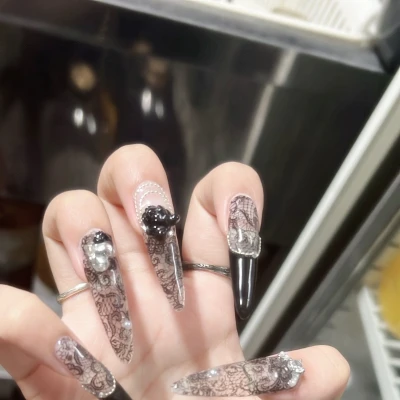 しゅ❤︎この写真ぐらい長いネイルに戻そうかな