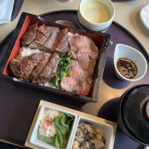 2/13(金) 22時からいます🍕の写真1枚目