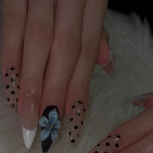 NEWNAIL🌺🩵の写真1枚目