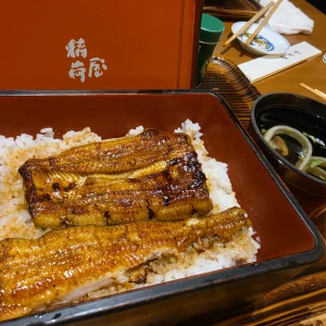 昨日もありがとうございました〜！鰻ごちそうさまでした😋相変わらずネタ尽きないの凄い😂👍今日もいます〜の写真1枚目