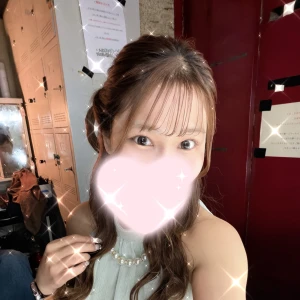 本日も出勤です🫶🏻の写真1枚目