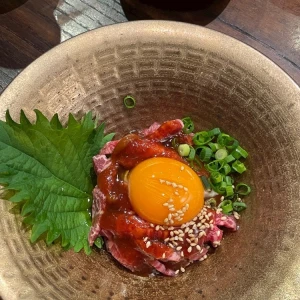 ユッケは食べすぎると気持ち悪くなる🥹🥲の写真1枚目