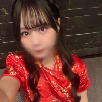 <p>チャイナ服イベント最終日〜！<br>4日間とも寒かったね〜冬本番って感じする!!<br>そろそろ鍋とか食べたくなるね🍲🤤<br>あみのチャイナ服が見れるのも今...