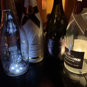この前たくさん飲ませていただいた時の🥂 ͛の写真1枚目