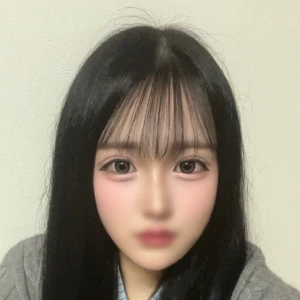 こんばんは〜！れいなです😸🤍の写真1枚目