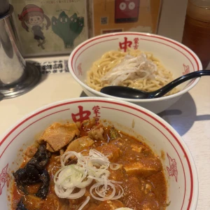 暑いとラーメン食べたくなりません？いつでも食べたいけどより食べたくなる。1番好きなのは中本ですが、最近二郎系も通ってしまう🐷 先週遂に高田馬場 池田...の写真2枚目