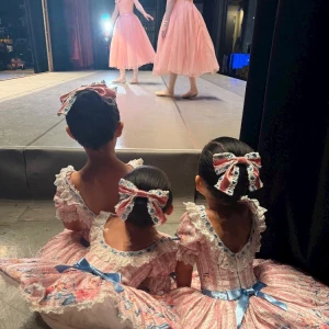 サンタコスだよ🖤の写真1枚目