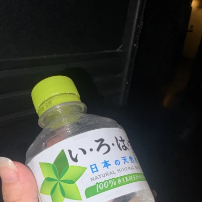 水飲んでがんばるよーー出勤したよん(^-^)💞