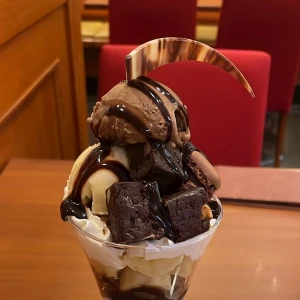 最近よくパフェを食べてるって話😚💕の写真1枚目