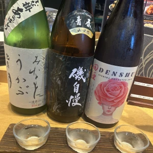 今日はお昼頃からお客様に日本酒飲み比べに2店舗連れて行っていただきました〜🍶🤍の写真3枚目