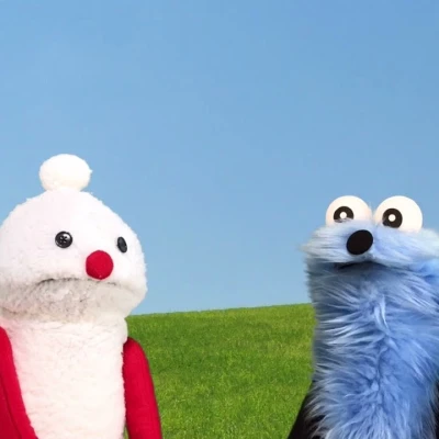 今日は朝方寝てる間に長いネイルが鼻の中に突き刺さって痛さで目が覚めたら鼻血出てきた👃🩸