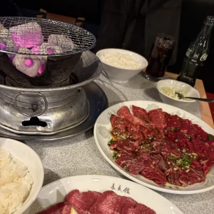 昨日新宿で友達と焼肉行ってきた🥩の写真1枚目