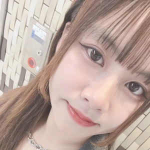 22時からポロンにいるよ〜！の写真1枚目