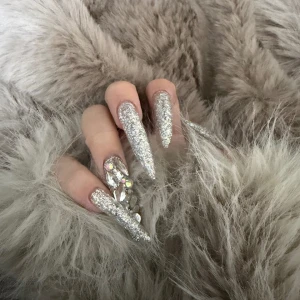 newネイル^_^❤️❤️❤️の写真1枚目