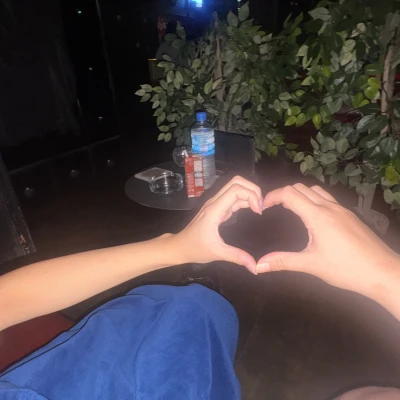 ハート作った✨️腕細くていいなー🥹💖