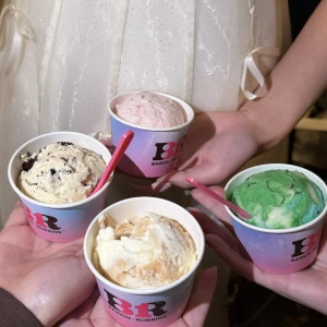 この前お店でみんなでたべた🍦の写真1枚目