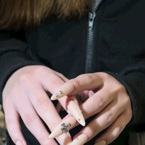 めろい女ネイルの写真1枚目