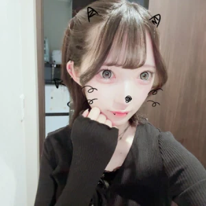 おやすみ前ラスト出勤🤍の写真1枚目