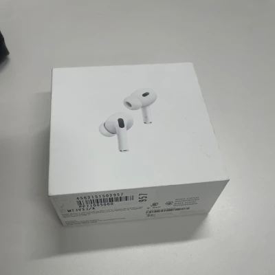 こんばんわんみゆきです🐶ついに買っちゃいましたAirPodsずっと欲しかったんですよ