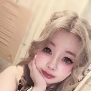 こんばんはー♪いよなだよー😊の写真1枚目