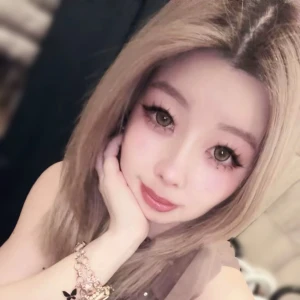 こんばんはー😊いよなだよー❤の写真1枚目