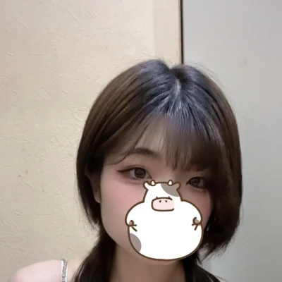 そういえばネイル紫から黄色にしたよ！