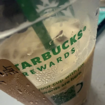 🥸