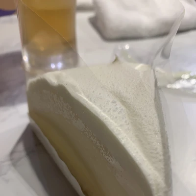 出勤したらひなさんからケーキもらえた🍰