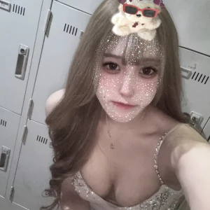 死ぬほど久々にこのドレス着た👗の写真1枚目