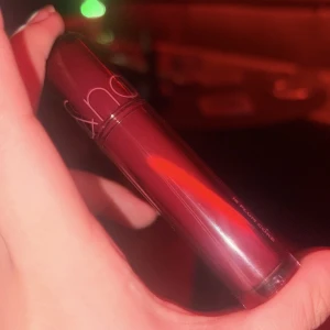 最近はこのリップ使ってる︎^_^❣️色可愛いよの写真1枚目