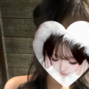かなちゃん20:30から出勤してます🤍🙌🏻の写真1枚目