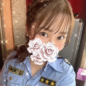 本日はポリスになってます👮の写真1枚目
