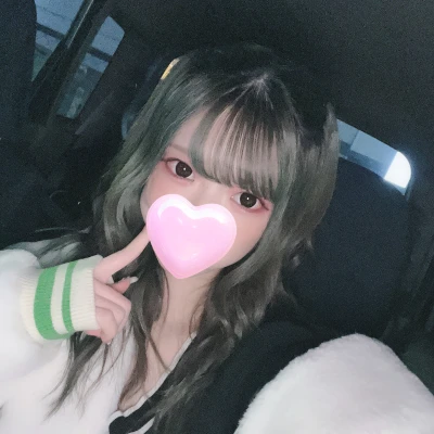 前髪伸びたな😗💭