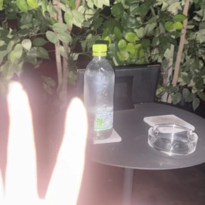 手がピカピカひかってる笑😂の写真1枚目