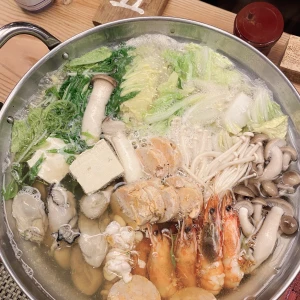 今日もラストまでいるよ〜‼️ 私服のニーハイ姿を写真にてお届け‼️の写真2枚目