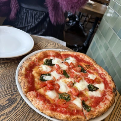 乗り換えしないで電車乗り続けたり遅延したり散々で出勤してます😭