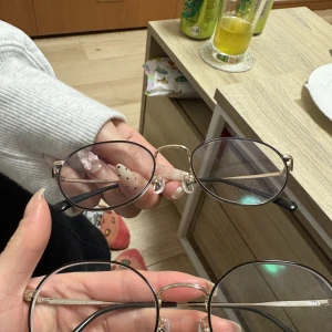 👓の写真1枚目