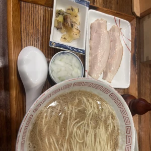 しいですラーメンハマってますの写真1枚目