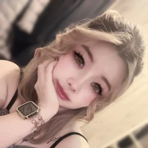 こんばんはー♪いよなだよー☺️の写真1枚目
