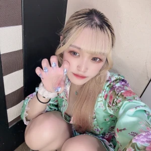 緑あまり着ないから新鮮✨️の写真1枚目