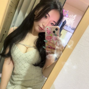 今さっき、出勤したところ〜🤍🤍の写真2枚目